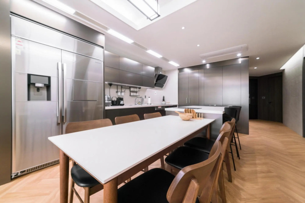 Executive Suite Apartment