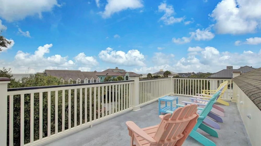 13 57th Avenue by Avantstay Rooftop, Decks + Pool
