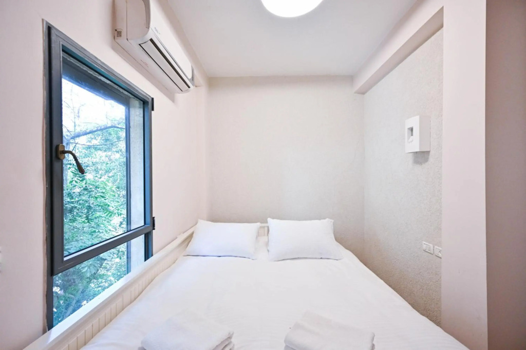 Sahara Vibes by HolyGuest