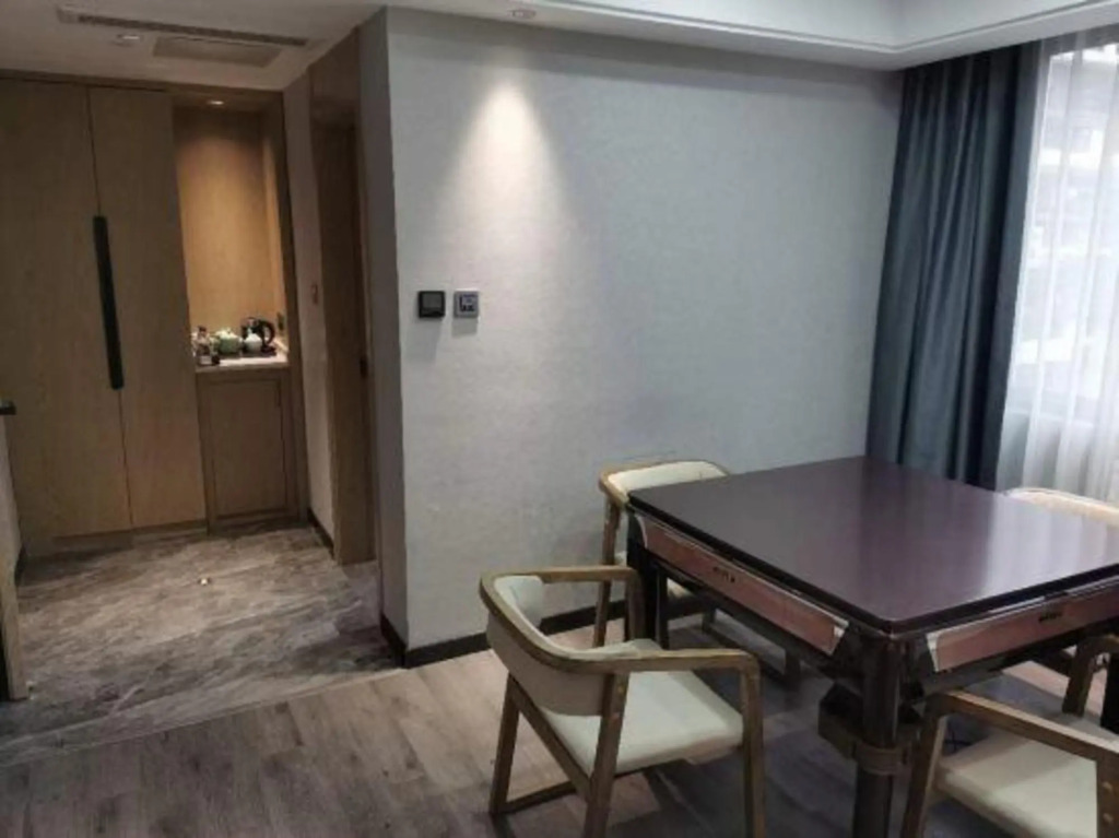 Longquan Nanguo Garden Hotel