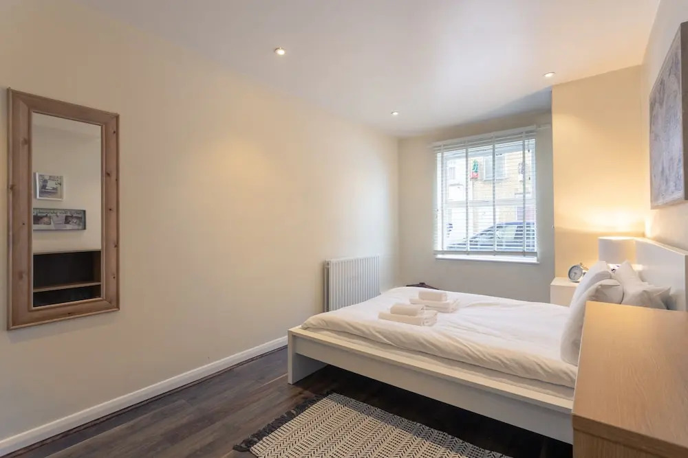 Stylish 4 Bedroom Property in East London