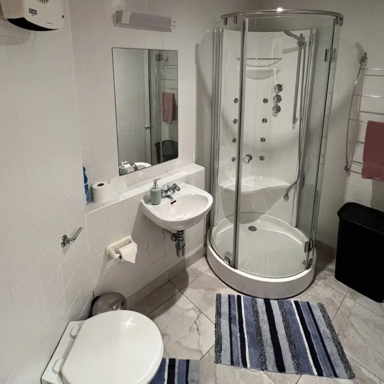 3 Bedroom Harbour View Apartment in Kinsale