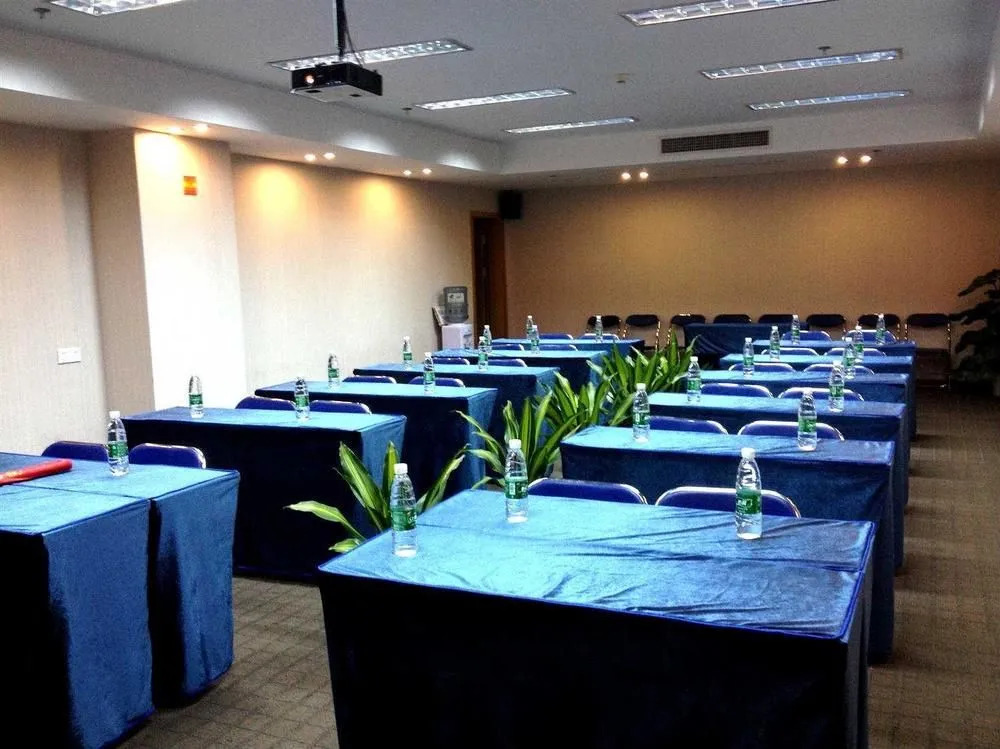 Longquan Xuri Hotel