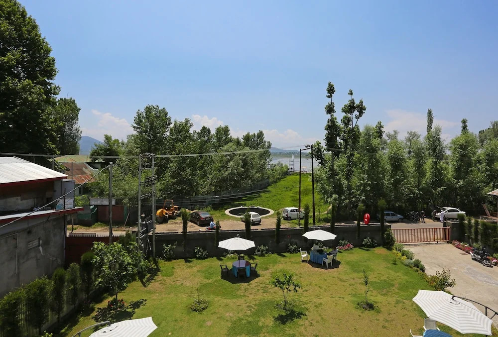 OYO 4759 Nishat Hill Resort