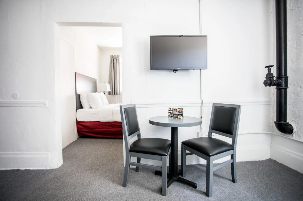 American Hotel