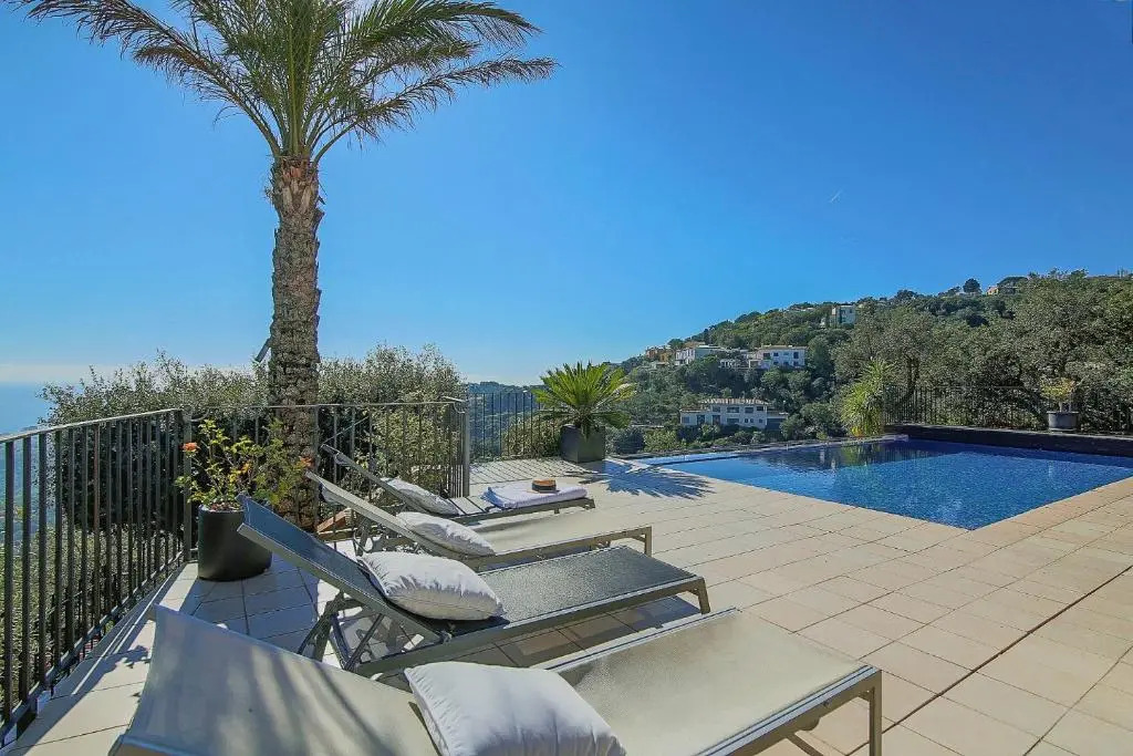 Villa Infinity