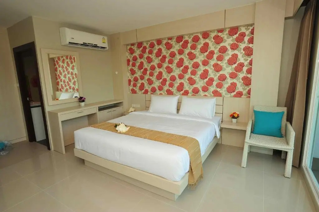 Chalong Beach Front Residence