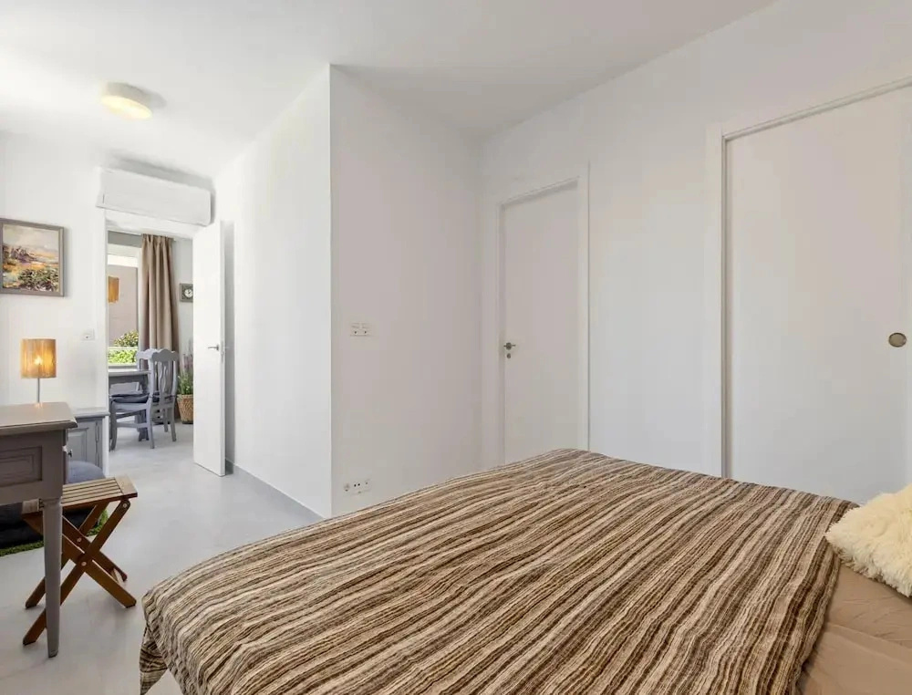 Sunny Apartment Near Playamar Beach