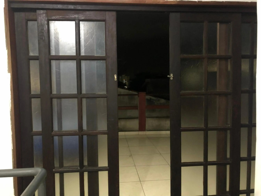 Sobrado com Piscina hidromassagem