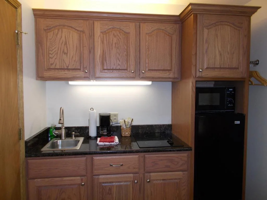 Shepherd Mountain Inn & Suites