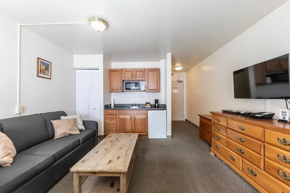 226 Bldg B 1 Bedroom Condo