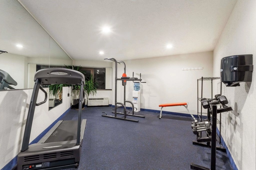Apm Inn & Suites