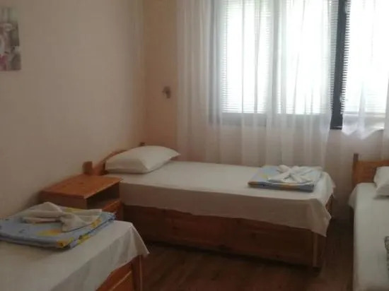 Yanevi Apartments