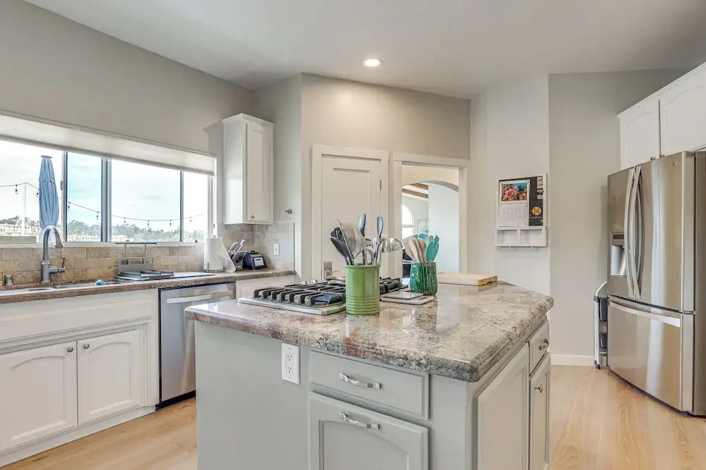 San Marcos Getaway w/ Deck & Lake Views!