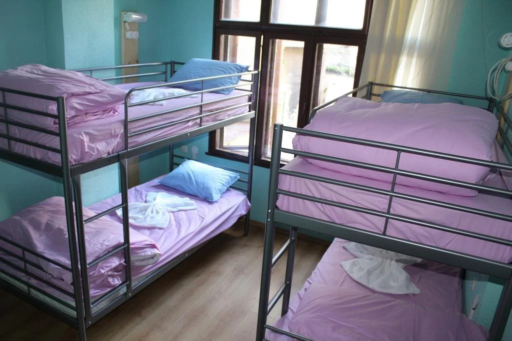 Hostel44
