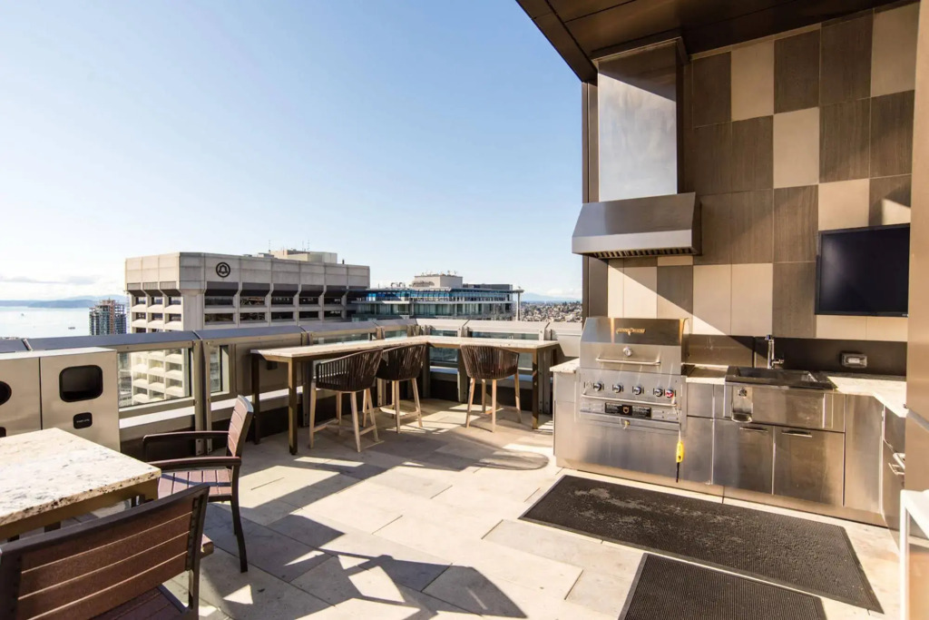 Furnished Apartments on Pine Street