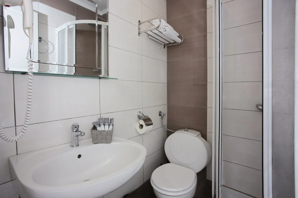 Annys Residences & Suites