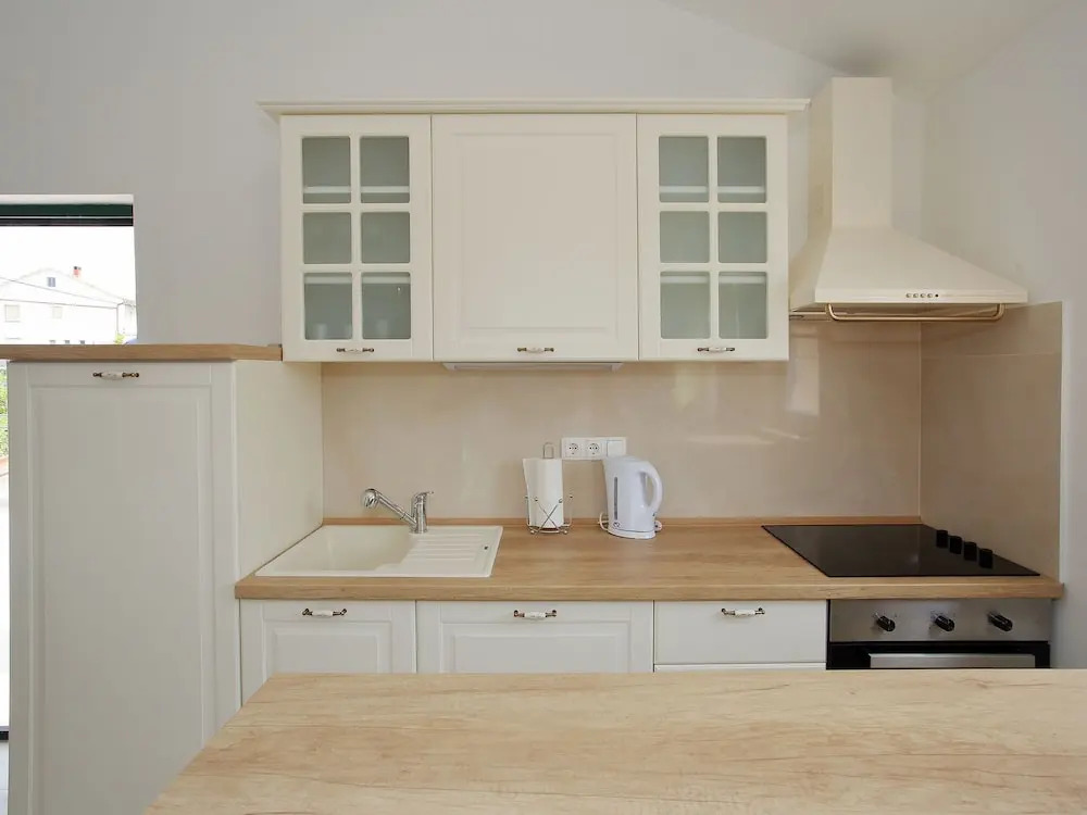 Newly Built Holiday Home in a Quiet Area, 2 Spacious sea View Terraces, Parking