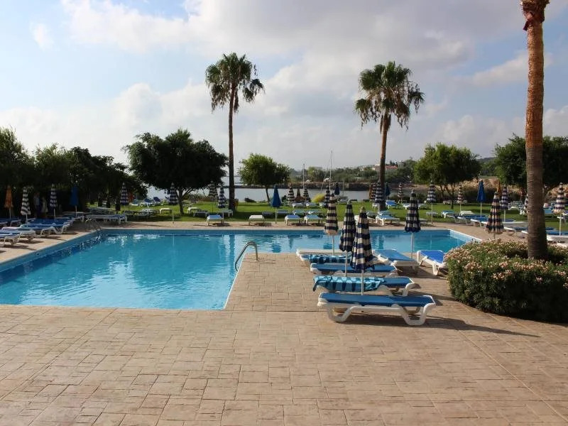 Maistrali Hotel Apts