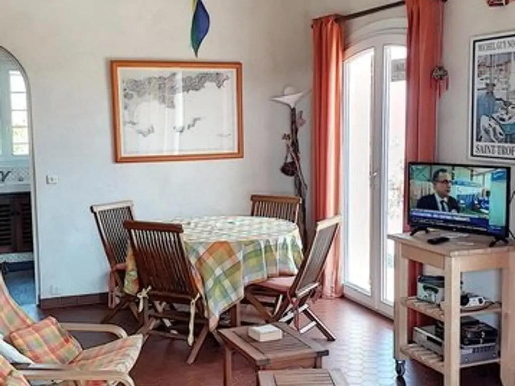 Villa Le Lavandou, 3 pièces, 6 personnes - FR-1-610-44