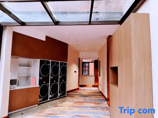 Xuan'en International Hotel (Xuan'en Gongxiu Cruise Wenlan Bridge Branch)
