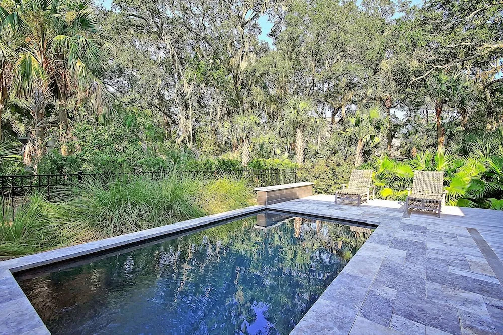 Gated 5br W/ Private Pool - Beaches, Playground 5 Bedroom Home