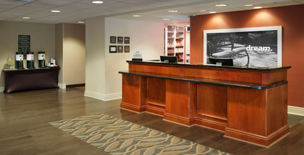Hampton Inn & Suites Pittsburgh-Meadow Lands