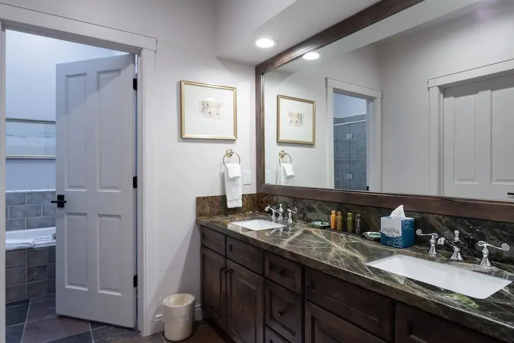 Trail's End Lodge at Deer Valley Resort - Three Bedroom Residence with Den and Spa #302 3 Condo