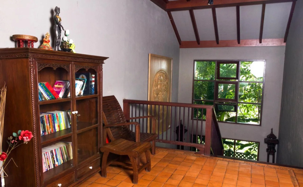 Baan La Poon Hotel