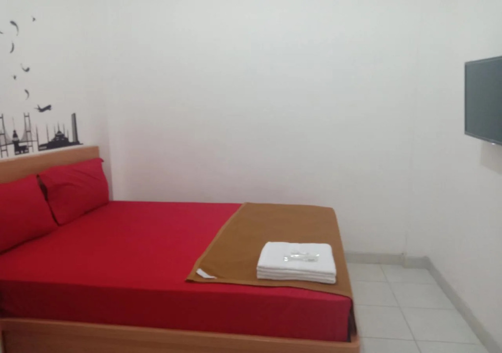 Chrissant Hotel