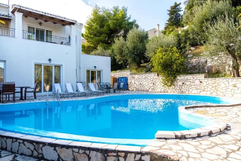 Villa Xanthe - Charming Holiday Villa with Private Heatable Pool in Kassiopi