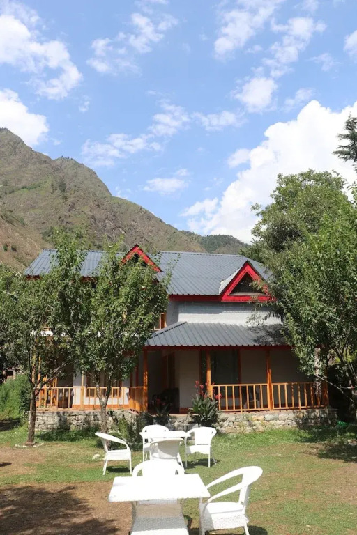 Boho Grove Cafe & Stay, Tirthan Valley