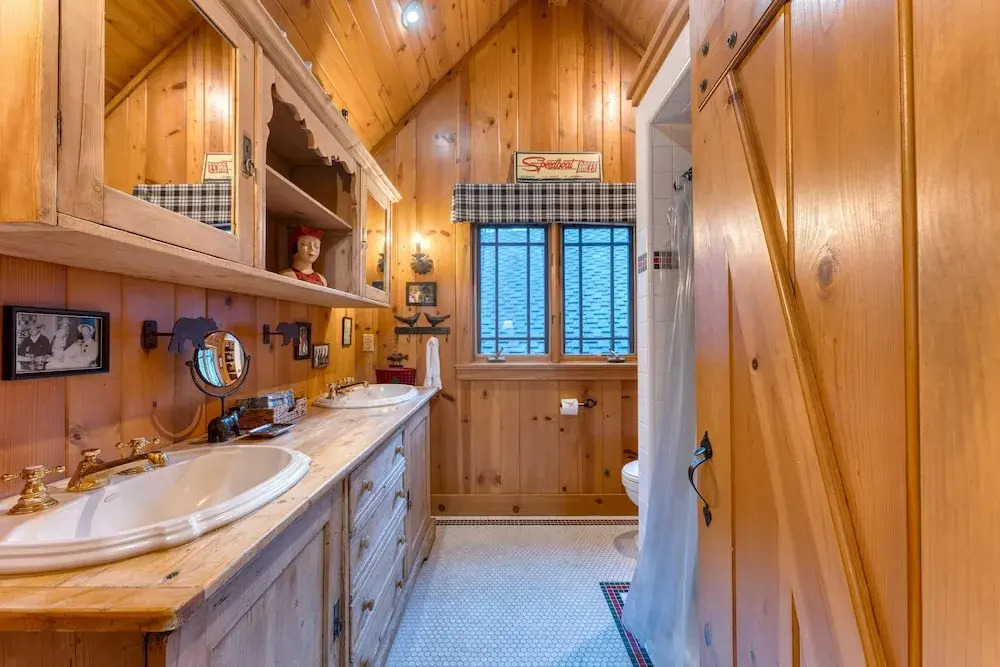 Homewood Lakefront by Avantstay Private Beach Lake Access Views