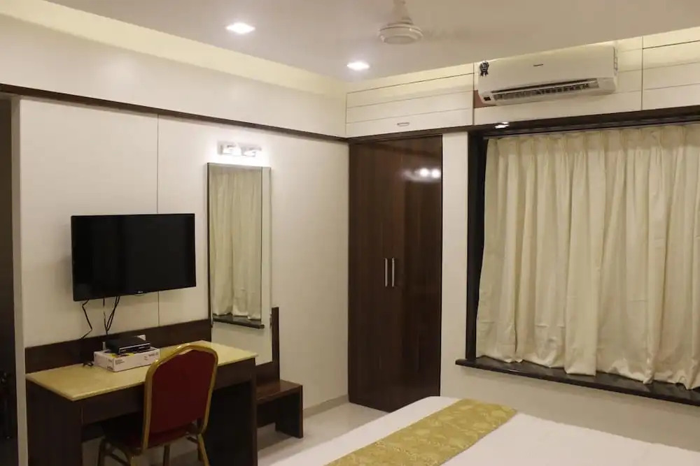 OYO 659 Hotel Grand Tulip