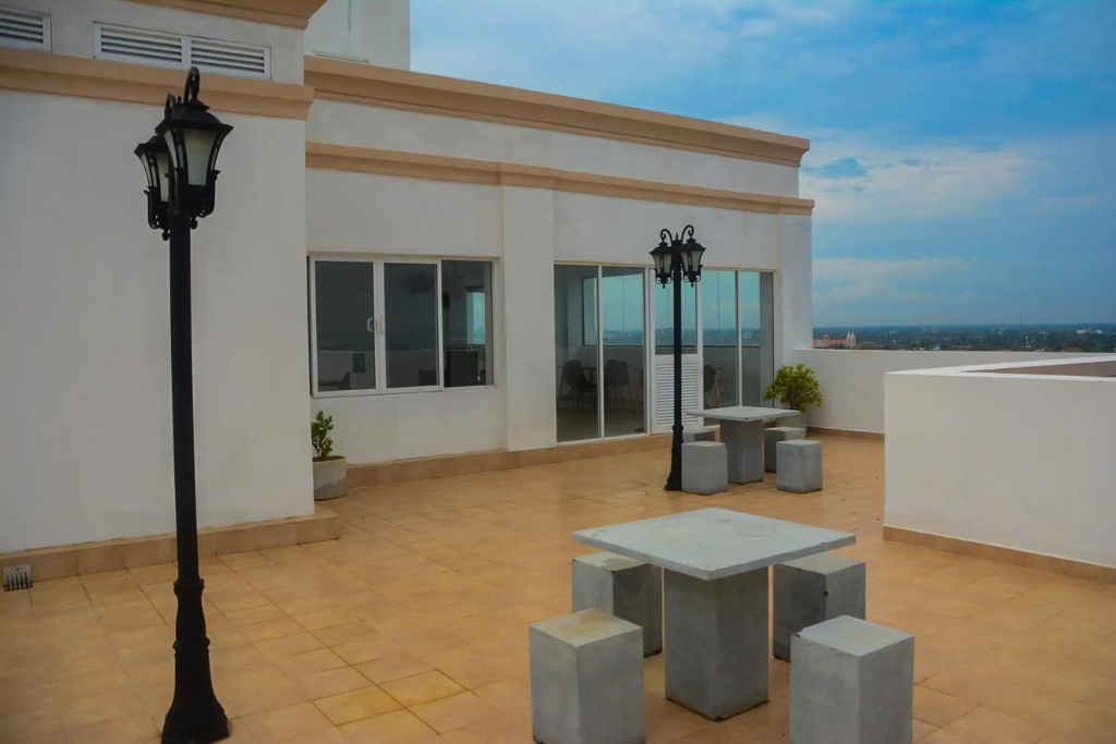 3-Bedroom Condo with Pool & spectacular Lagoon & Sea view