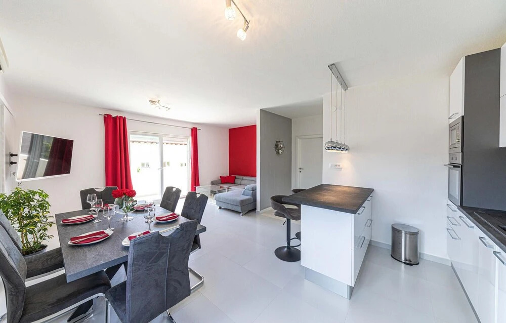 2 Bedroom Amazing Home In Kastel Stari