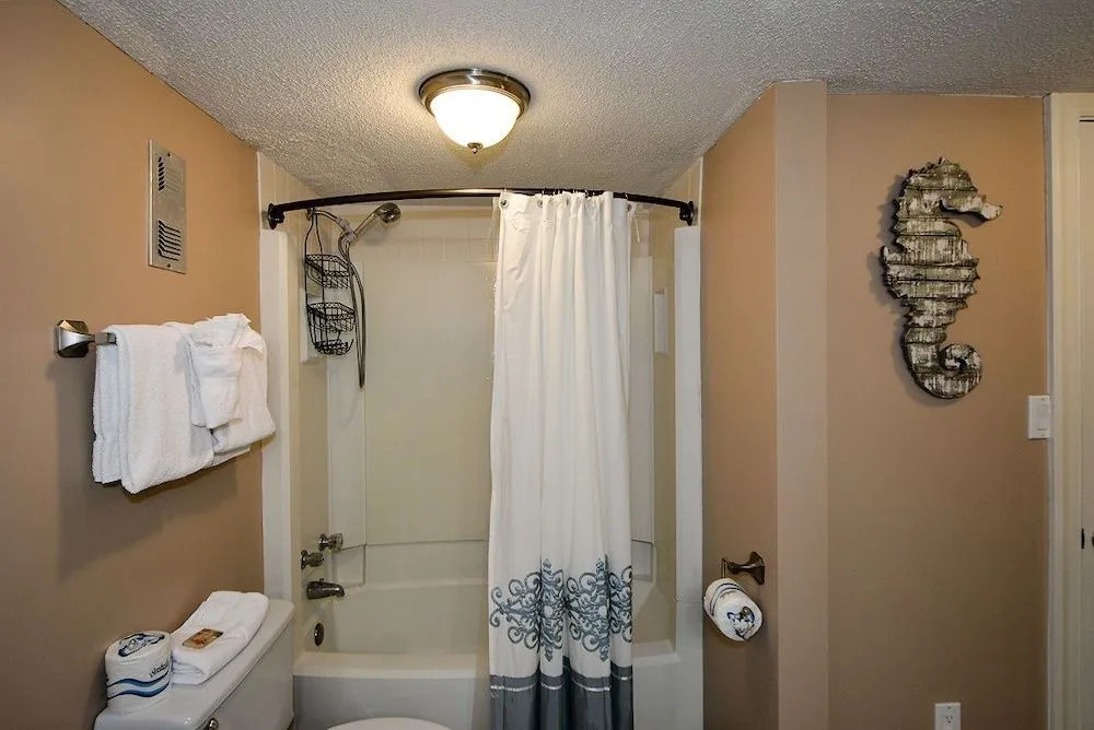 2082 Shoreline Condo