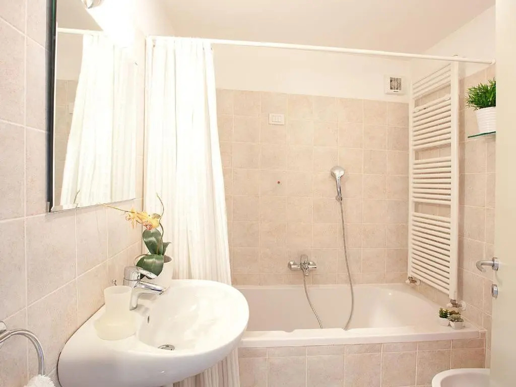 Belvedere Menaggio-4 Luxury homes-by Italian Apartments Casa Paradiso, Apartmento Belvedere, Woon Belvedere Apartment Penthouse, VH apartment Bella Vista