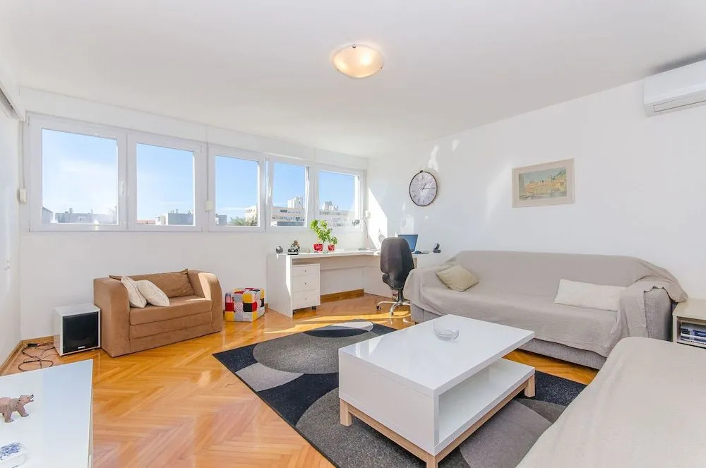 Sunny City Apartment