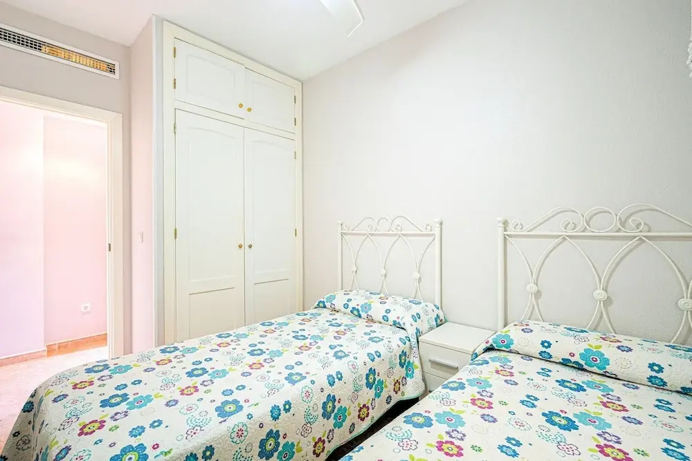 Delightful Apartment in El Campello with Swimming Pool near Sea Beach