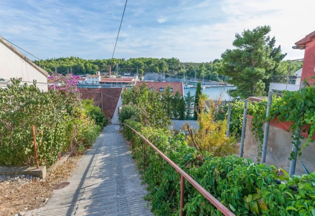 Mari - Great Location 30m From the sea - A1 Donji