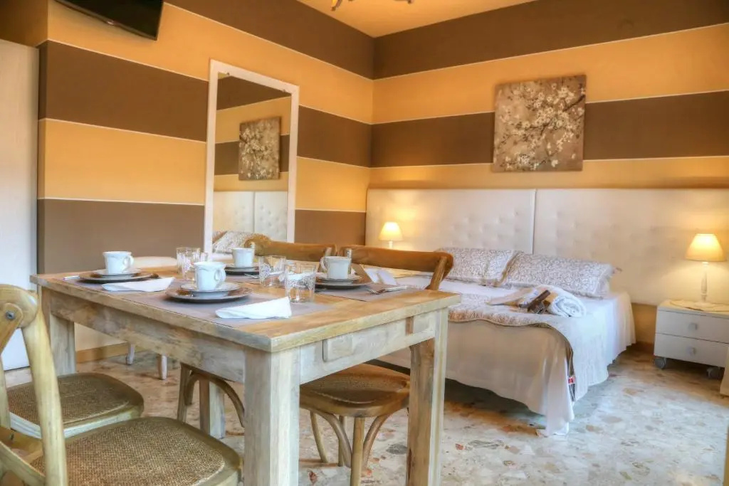 La Casetta di Lina Rooms and Apartments