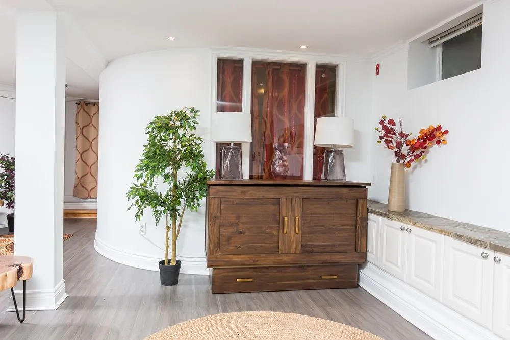 Applewood Suites - Bloor & Spadina