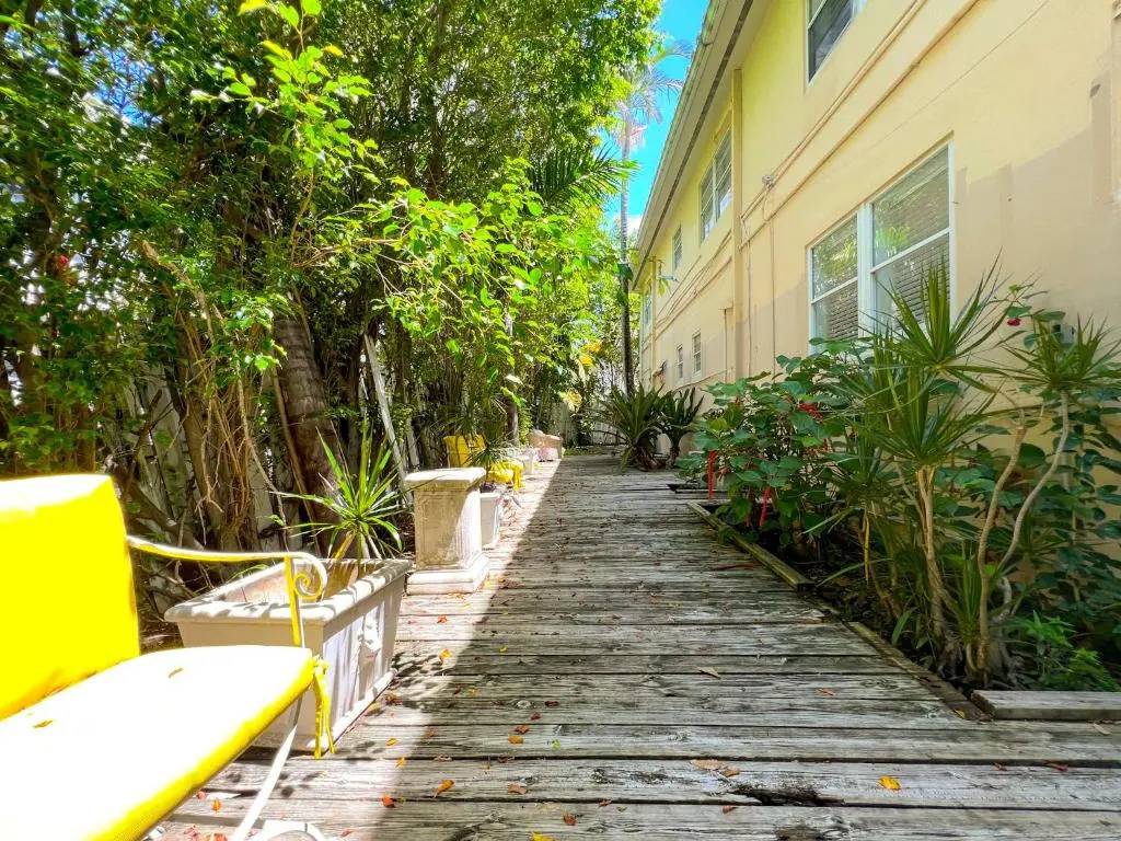 La Casa Hotel