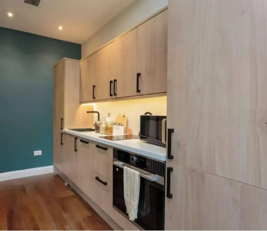 City Centre 2 BED 2 Bath Apartment
