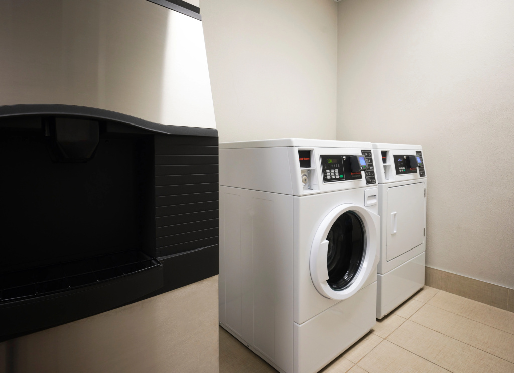 Holiday Inn Express Hotel and Suites DFW-Grapevine by IHG