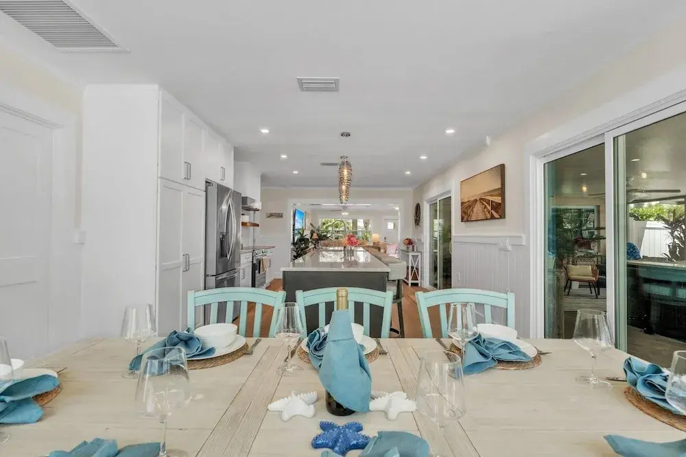 Coral Beach 3 Bedroom Home by RedAwning