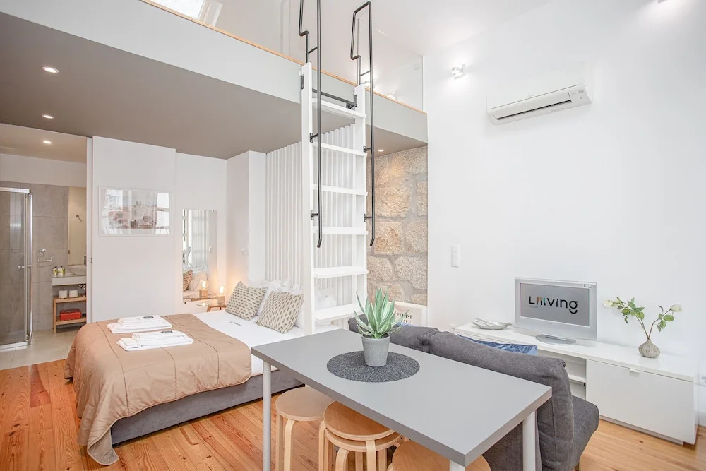 Liiiving - Heart of Porto Mezzanine