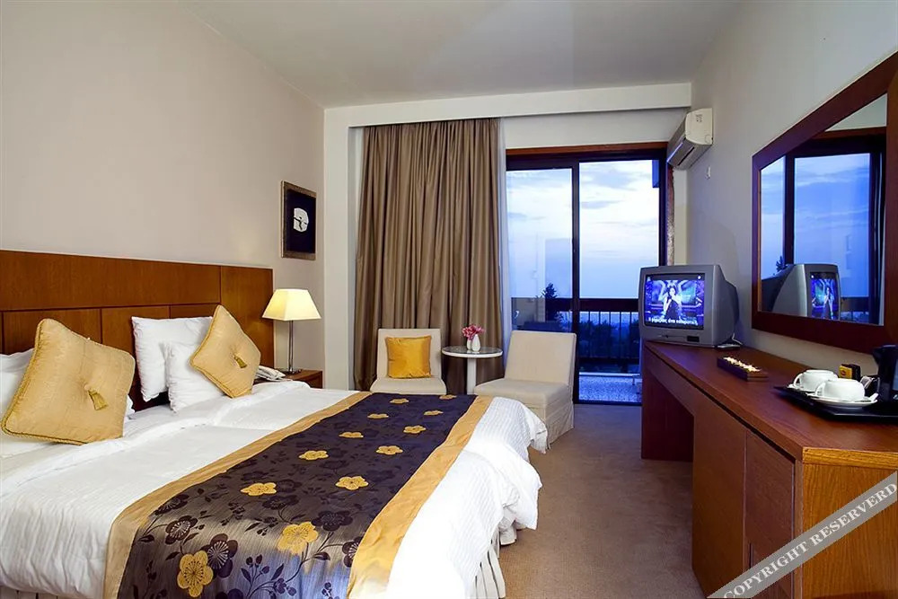 Nepheli Hotel