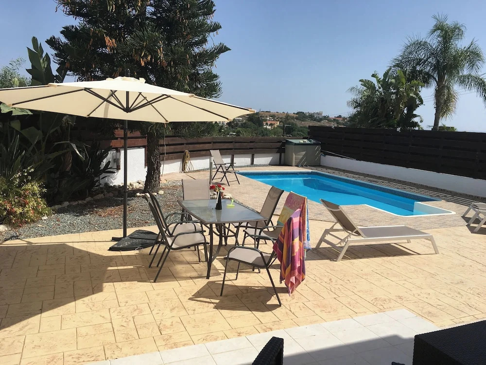 3 Bed Villa 10 Minutes Drive From Beautiful Beach